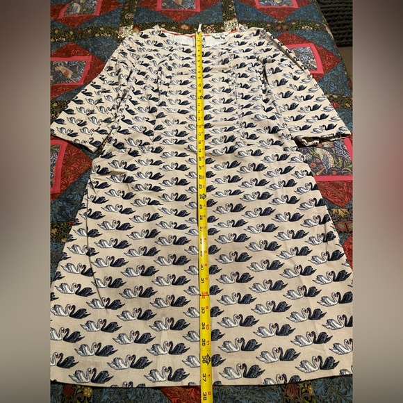 Boden 🦢🦢Amber Dress in Swan Corduroy Size 8L - Picture 2 of 9